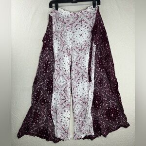 No boundaries women’s large pants